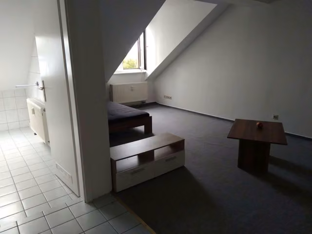 Apartamento de 24 m² bajo cubierta en Zwickau, edificio de 1870
