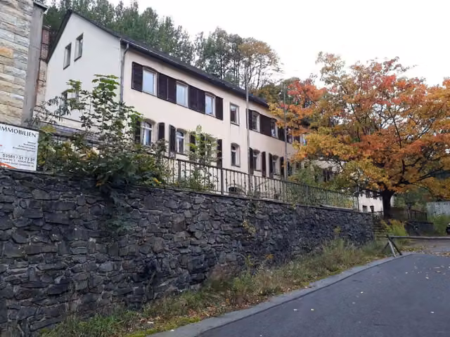 Edificio para reformar con permiso para 28 viviendas en Lückendorf